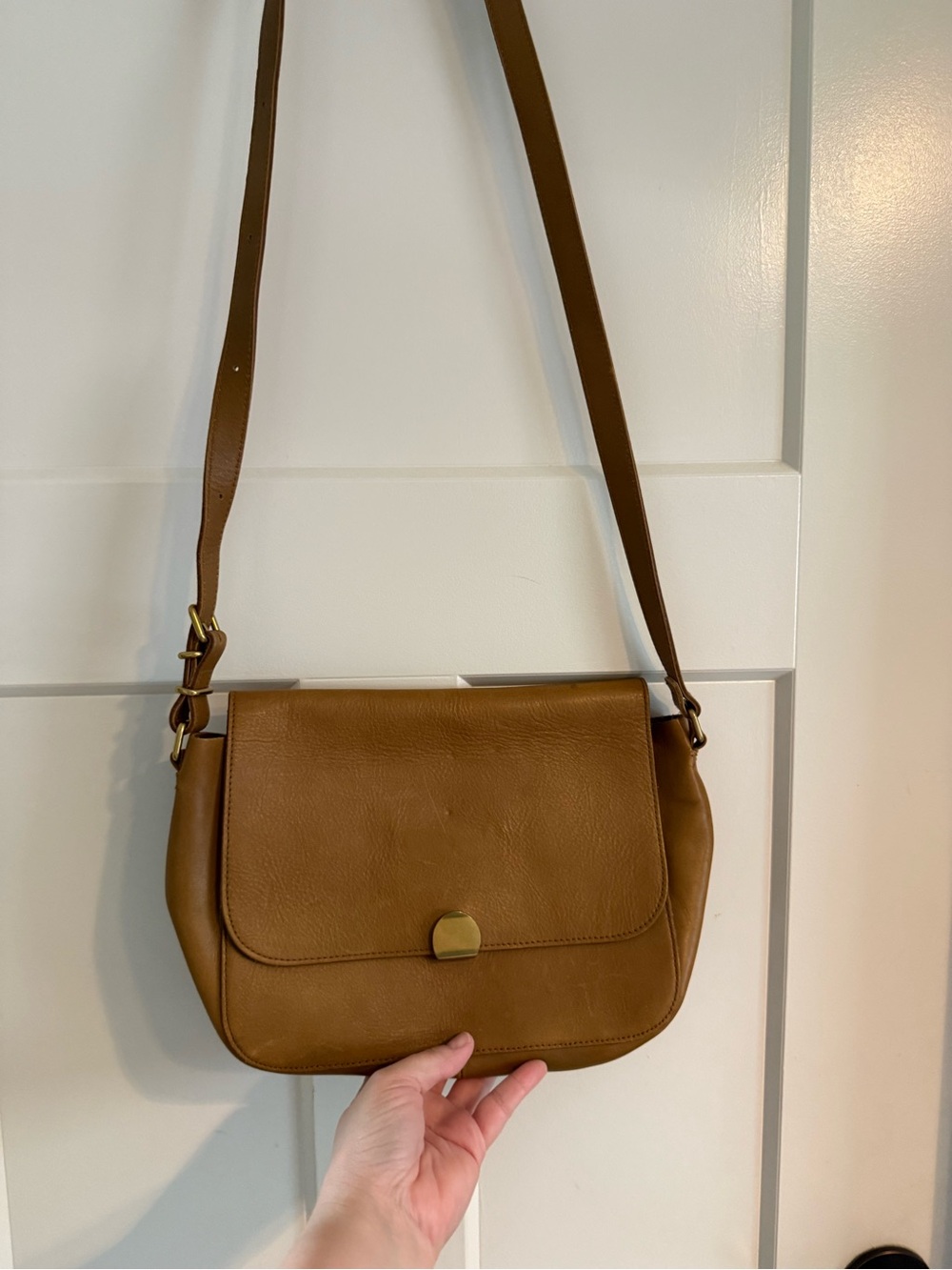 Madewell Abroad Shoulder Bag in Olive Brown color